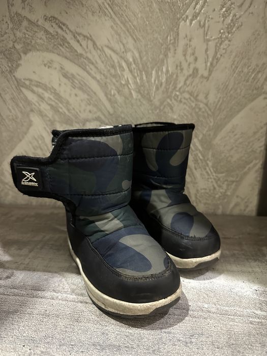 Продам детскую обувь