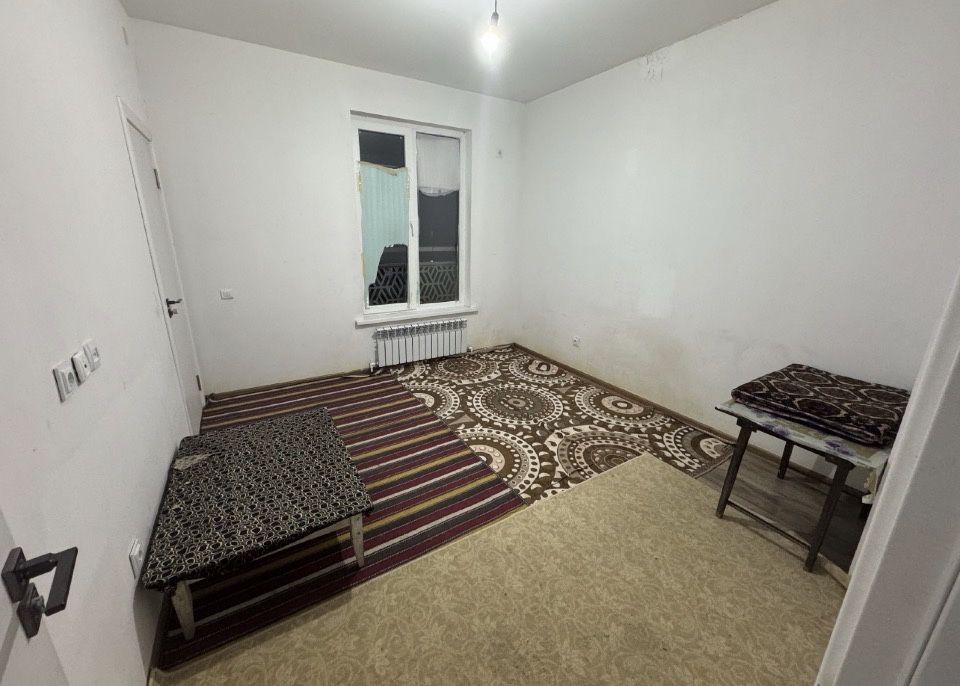 Чирчик 1- комнатная Продаю Срочно 1/9/9