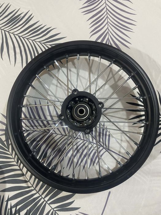 Vand janta cross 14 inch roata este noua nefolosita pretul este in lei