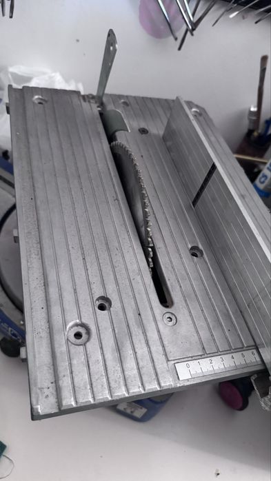 Торцовочна пила с площадка Femi 741