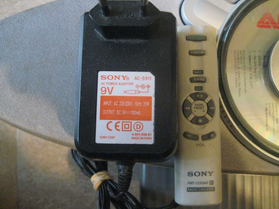 Продавам Personal AUDIO SISTEM SONY ZS-D10