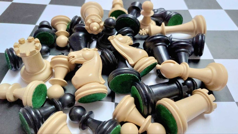 Vand piese si tabla sah