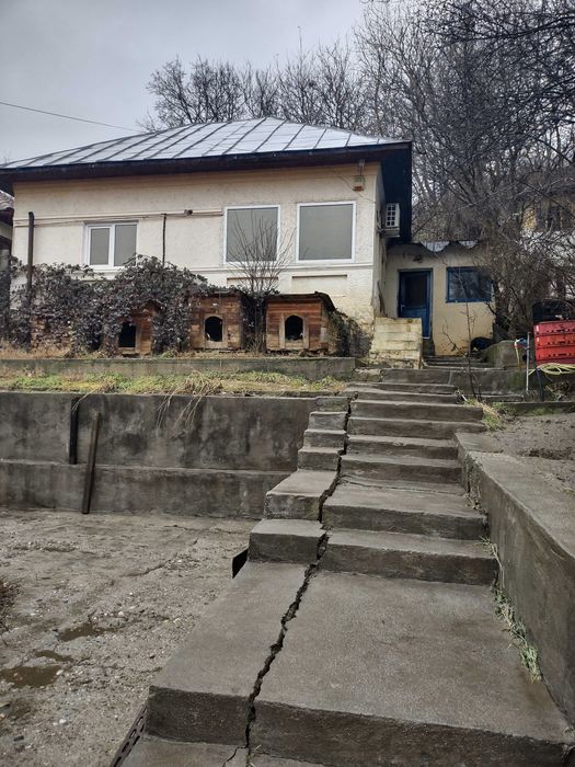 Vând Teren și Casa pe Știrbei Voda