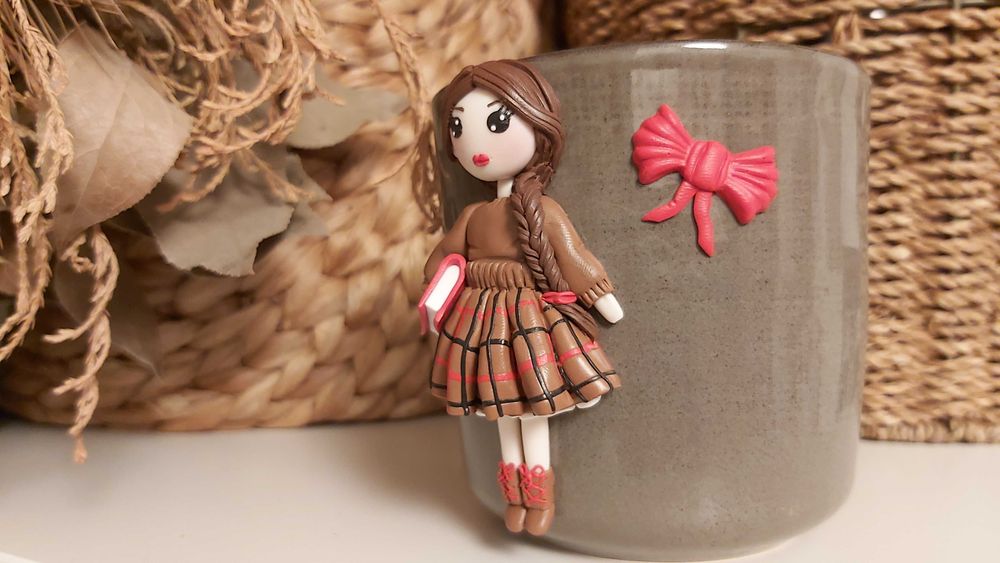 Cadou martisor pentru fetite, sotie/iubita cana papusa handmade