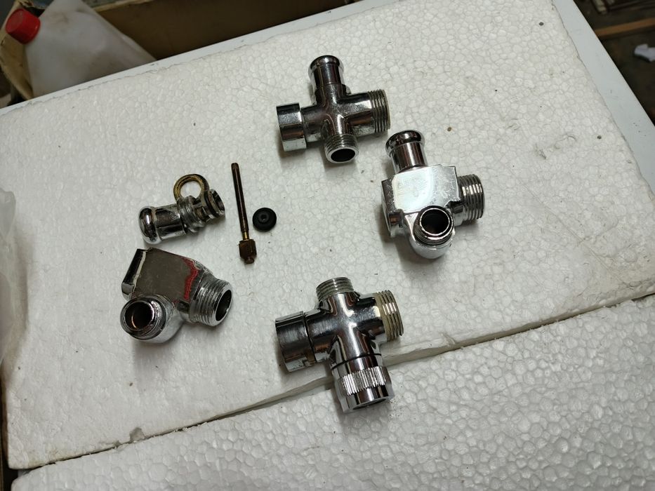 Дивертор ( переключатель с душа на кран )  от смесителя