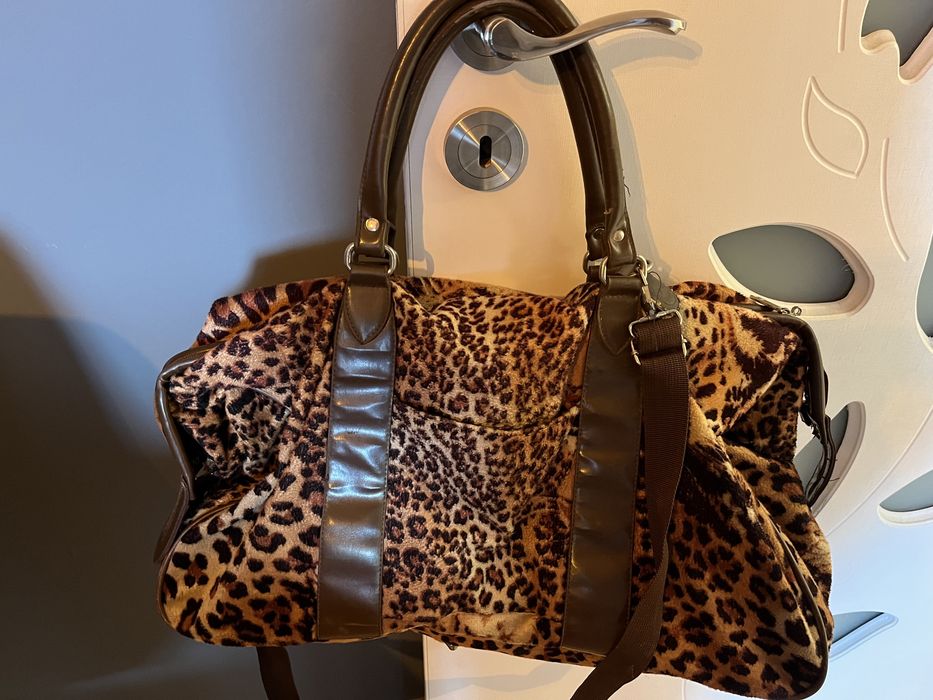 Екзотична плюшена чанта за пътуване или спорт