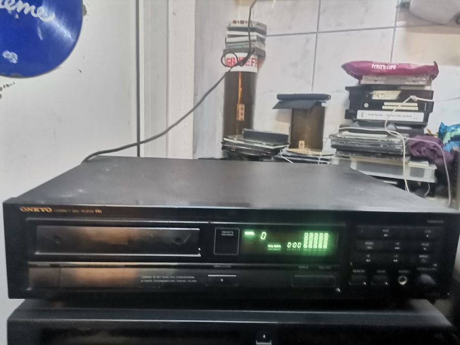 Cd player onkyo dx 6720