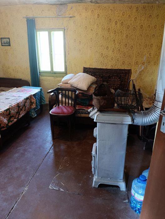 Къща с двор в с.Кътина