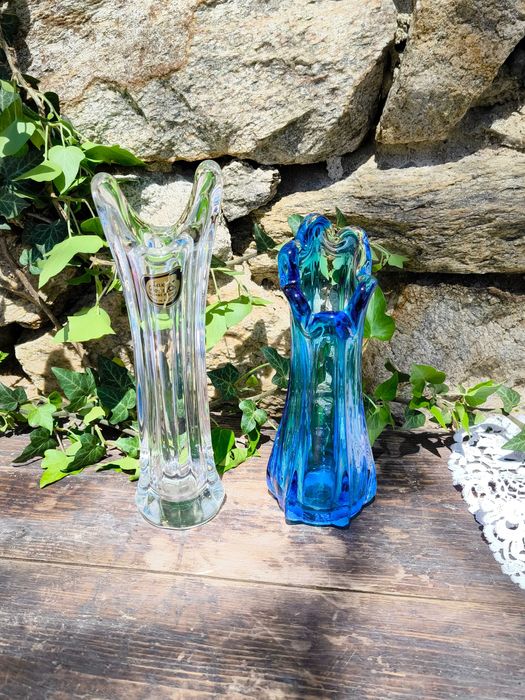 Две вази цветно стъкло