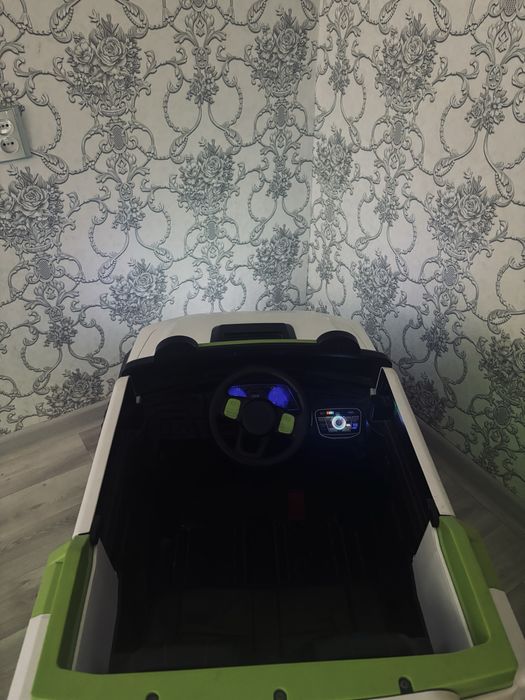 машина электромобиль