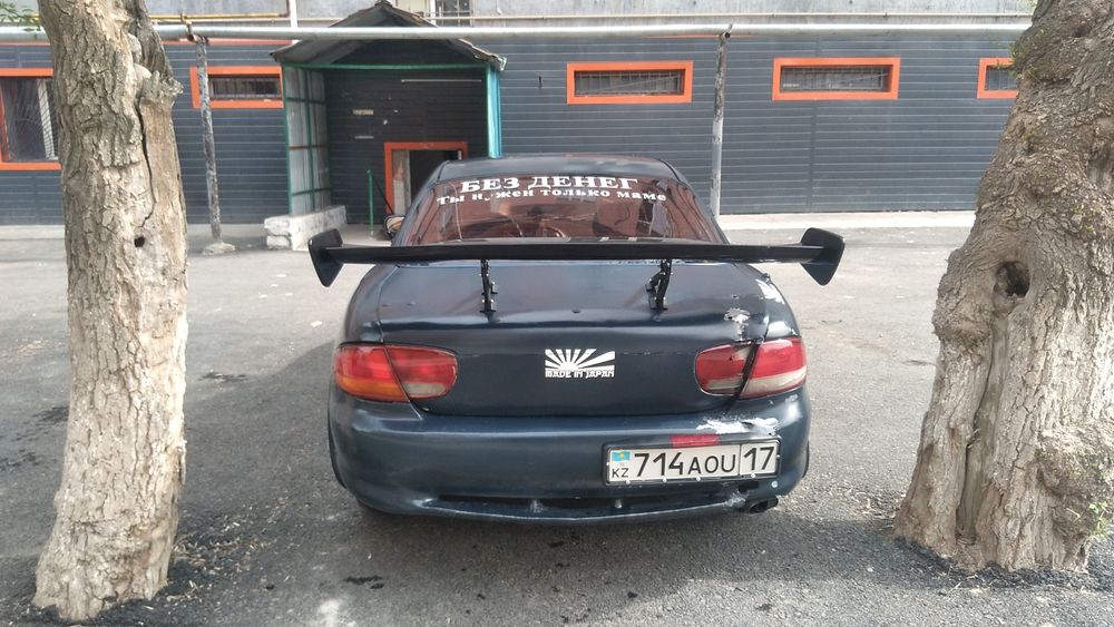 Мазда кседос 6.мехханика  2литра v6