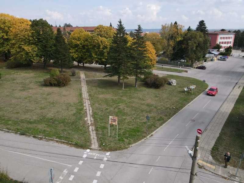 Продавам инвестиционен парцел за сторителство