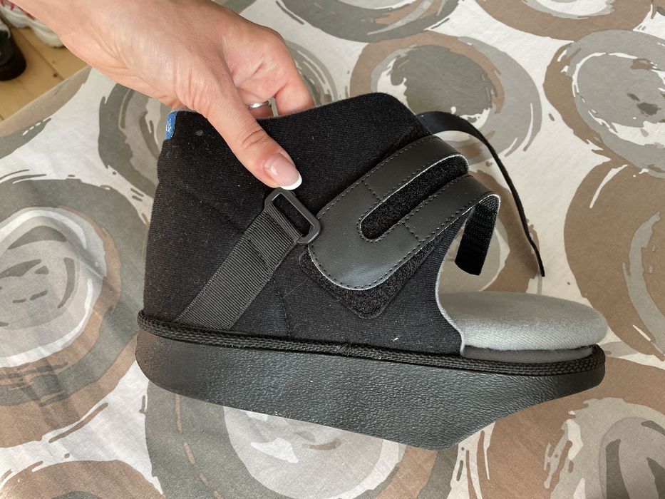 Ортопедична обувка шина за контузия на крак стъпало