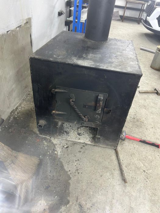 Продоется печь для гаража, сто и тд.