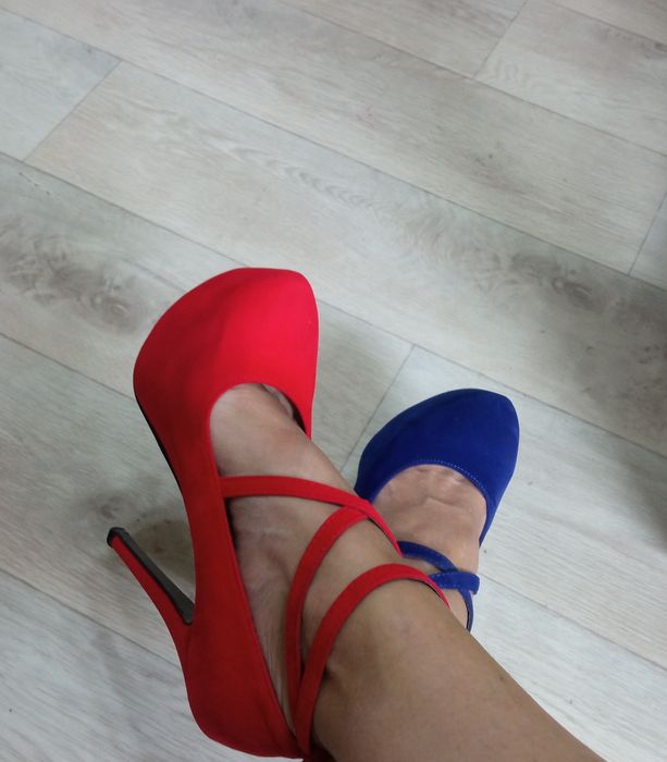 Туфли синие и  красные