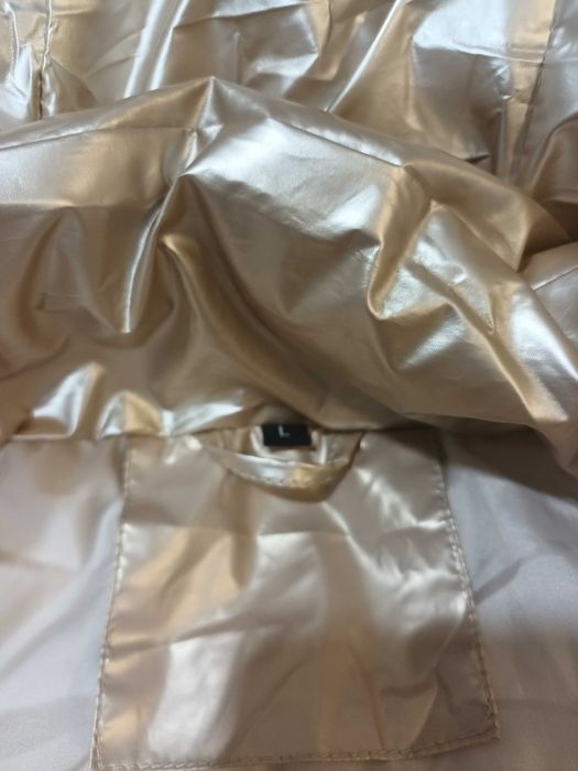 Vesta dama cu glugă