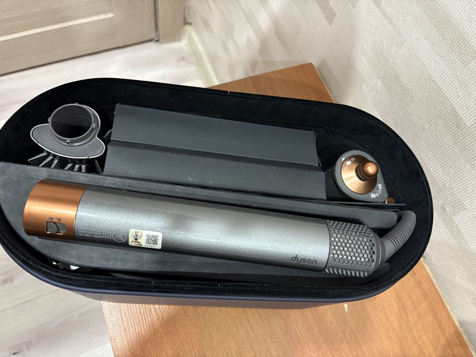 Проодам дайсон с идеальном состоянии