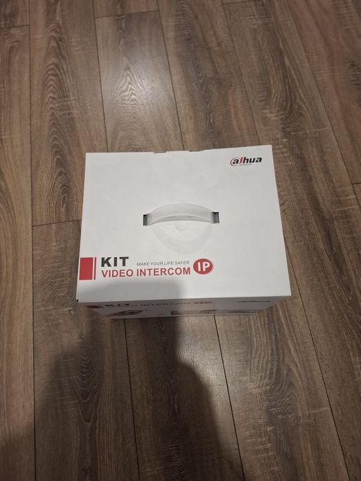 Vînd kit videointerfon pentru casă,nou