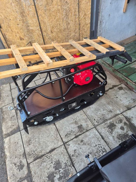 Продам мотобуксировщик (мотособака) с санями