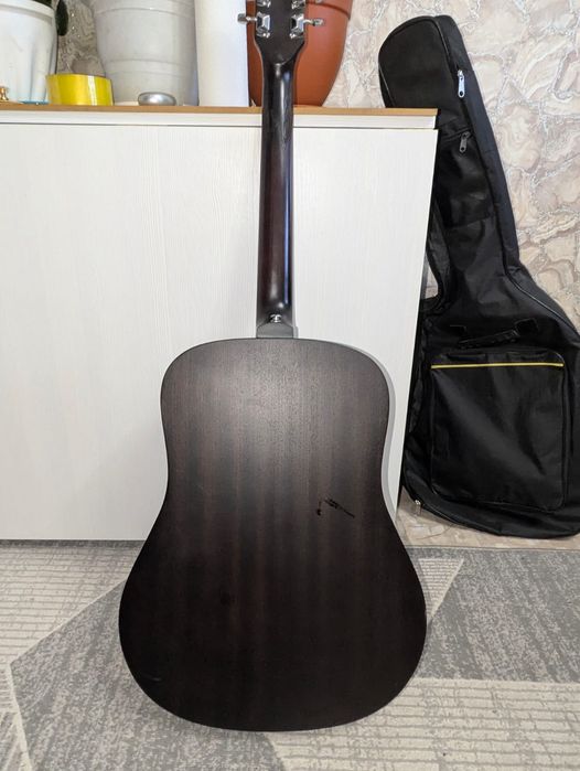 Гитара с чехлом (черный)
