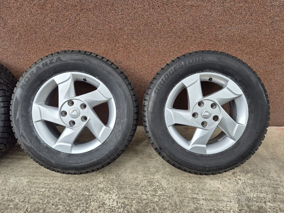 Jante Duster R16 5x114,3 cu anvelope Bridgestone 215/65R16