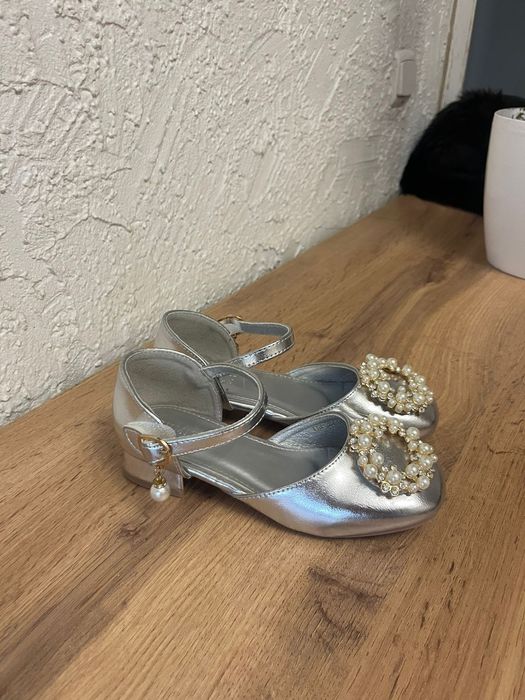 Туфли праздничные