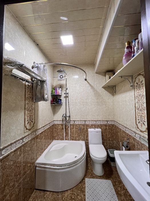 Нукус кинотеатр 5 хона 160 m2. 5/9/9