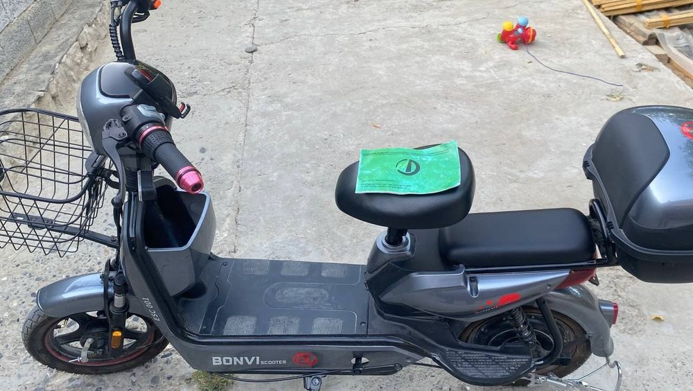 Bonvi  skuter srochna sotiladi