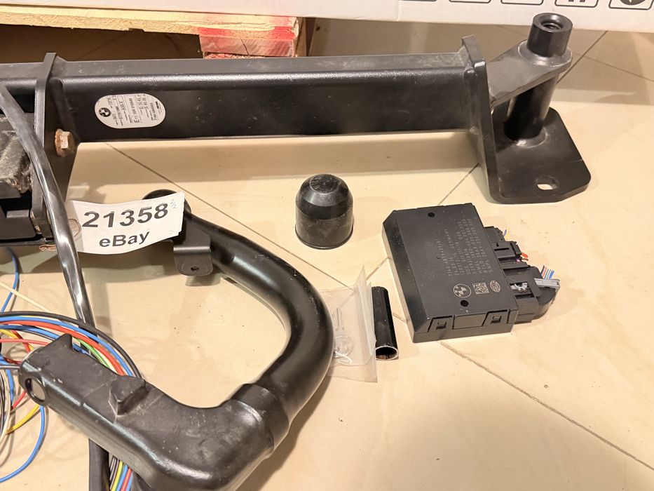 Теглич за BMW X1 F48 оригинален