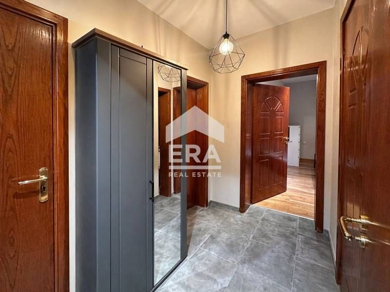 Дава се под наем Двустаен апартамент в Варна, Център - 60 кв.м за 698.19 € - Снимка #9
