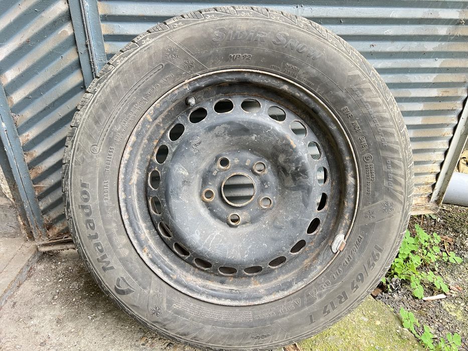 Железни джанти със зимни гуми