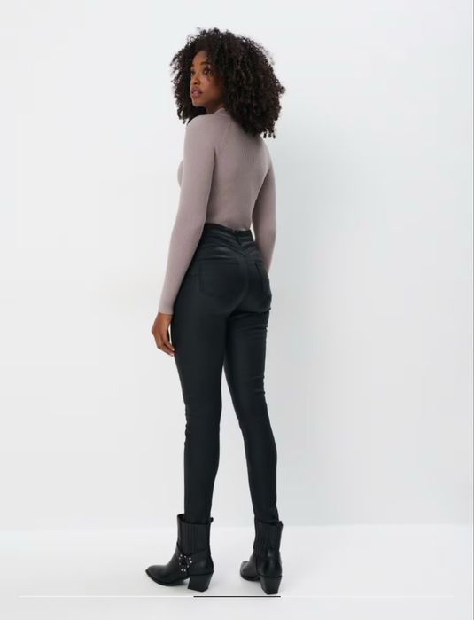 Промазан панталон MOHITO