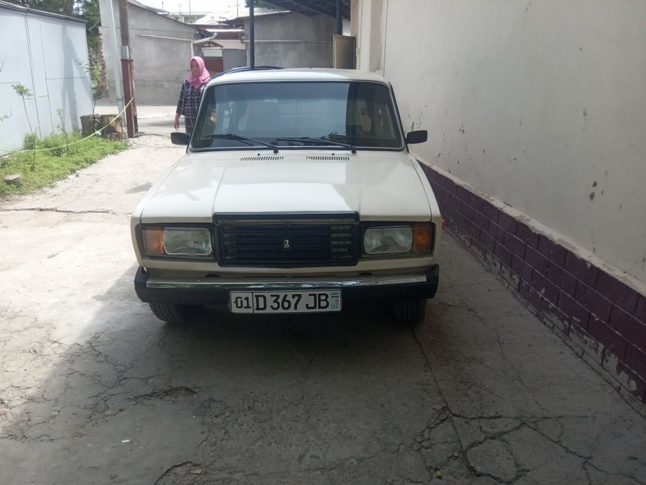 Vaz 2107 qaymoq rang 1996 god