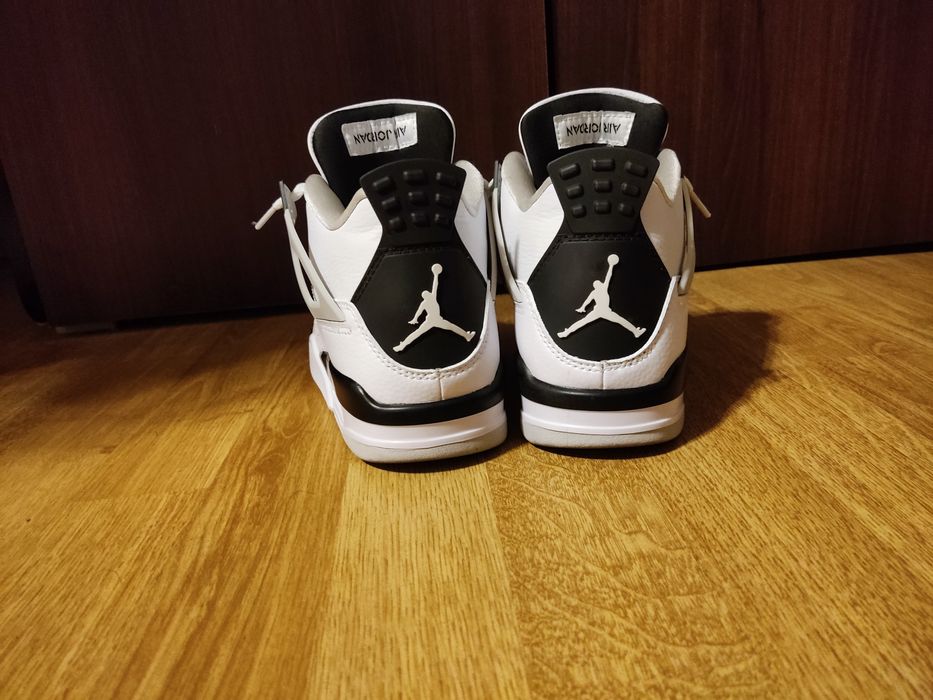 Jordan 4 military black