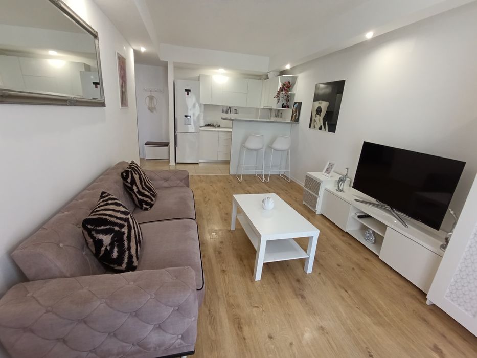 Închiriez apartament Cosmopolis