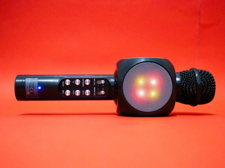 Tuxun Безжичен Bluetooth Караоке Микрофон с Говорител, LED Светлини и Сменяема Батерия 18650