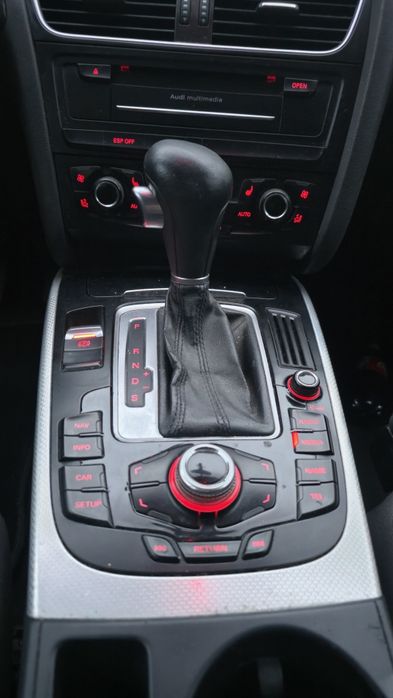 Vand sau Schimb Audi A4 B8 Avant – Gri • 2010 • 2.0 TDI • Automat