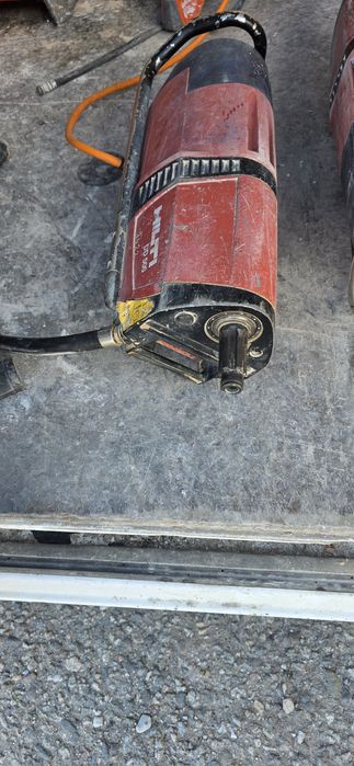 Машина за диамантено пробиване