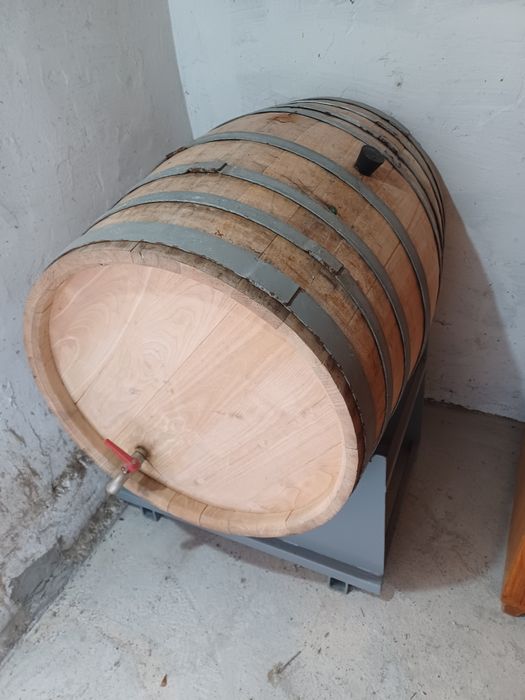 Suport metalic pentru butoi vin de 300 l