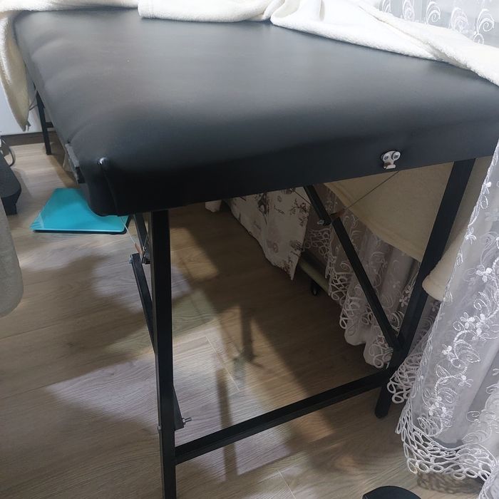 Продам кушетку .