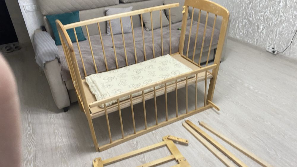 Продам детскую кроватку