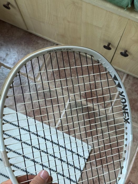 Vând/ schimb yonex vcore 98