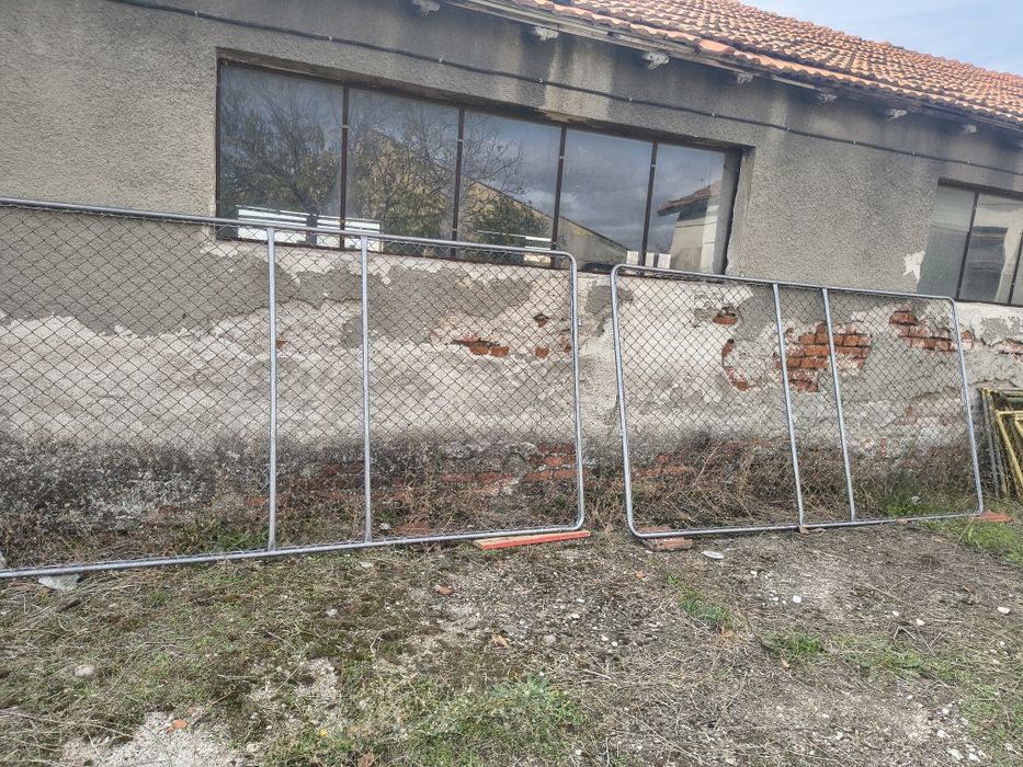 Продавам железни врати