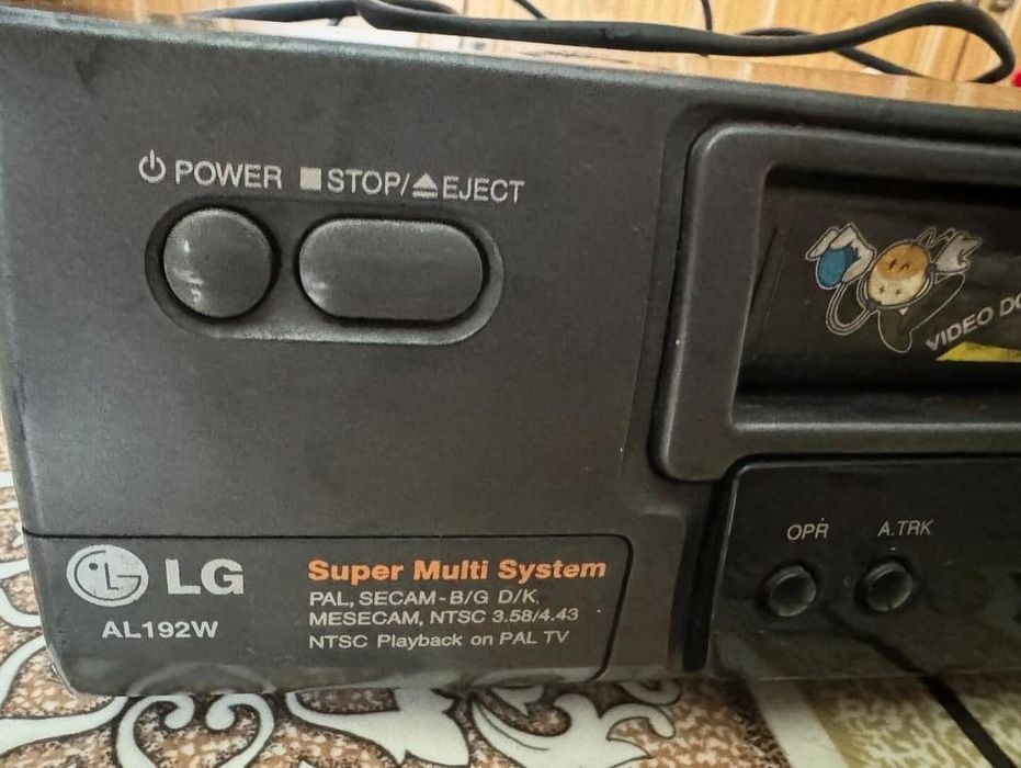 Продам Видеомагнитофон LG