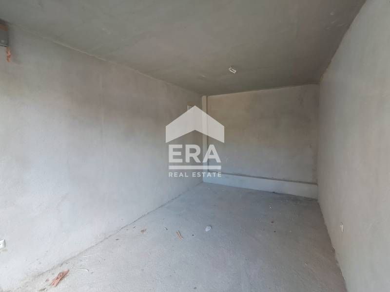 Дава се под наем Гараж / Паркомясто в Варна, Цветен квартал - 19 кв.м за 179 € - Снимка #5