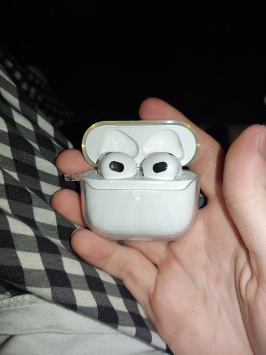 Продам Air Pods 3