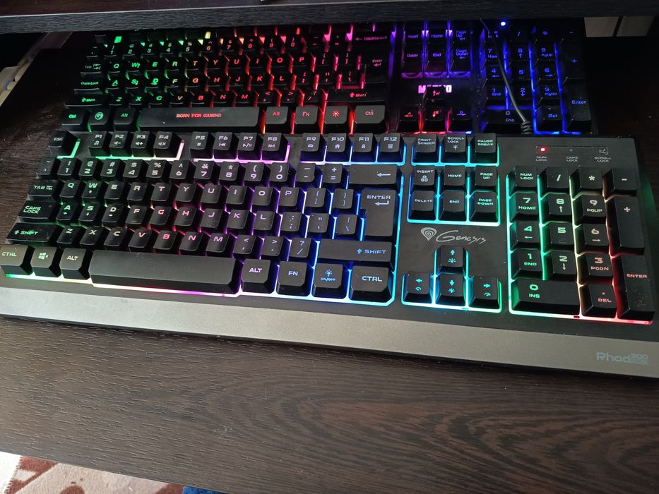 Genesis Rhod 300 RGB