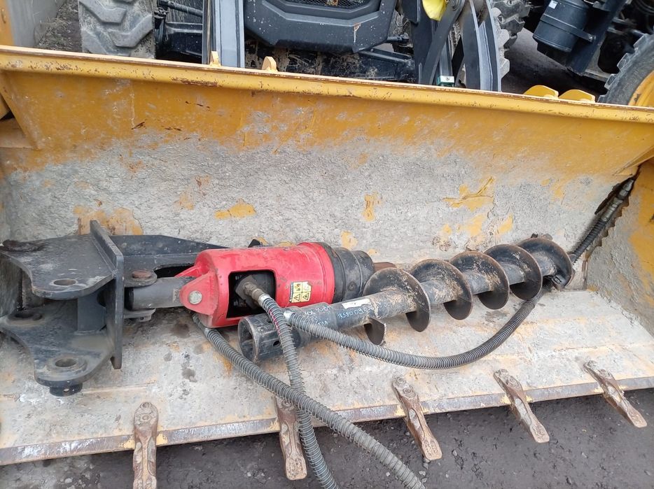 Аренда эксковатора- погрузчика