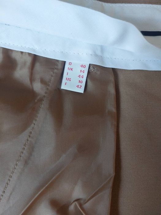 Pantaloni noi perfecti pt. toamna, model usor evazat, chic si actual