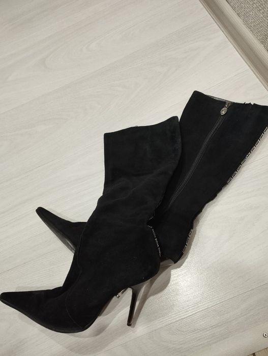 Продам замшевые сапожки